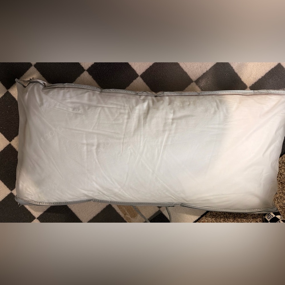 New Saatva Latex Pillow king High - Picture 3 of 5